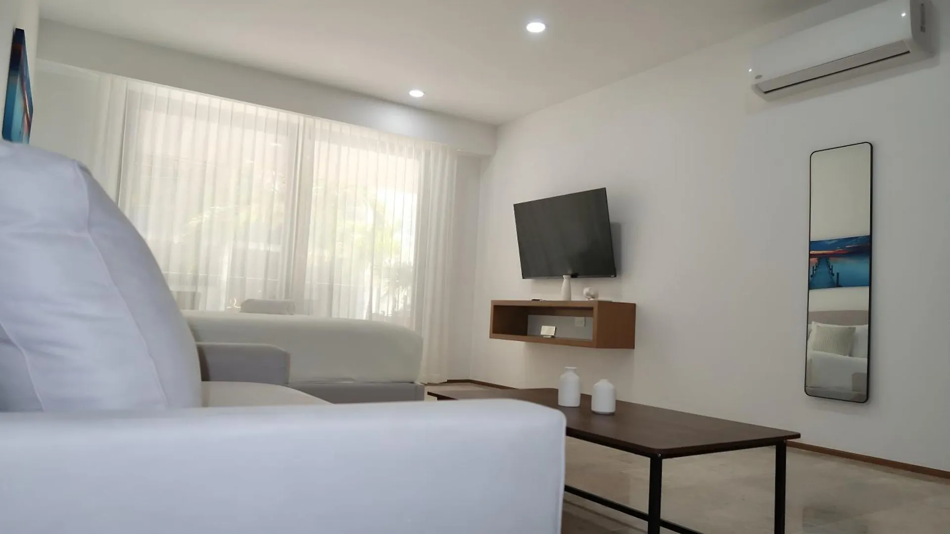 Modern Refuge Just Steps From 5Th Avenue Appartement Playa del Carmen