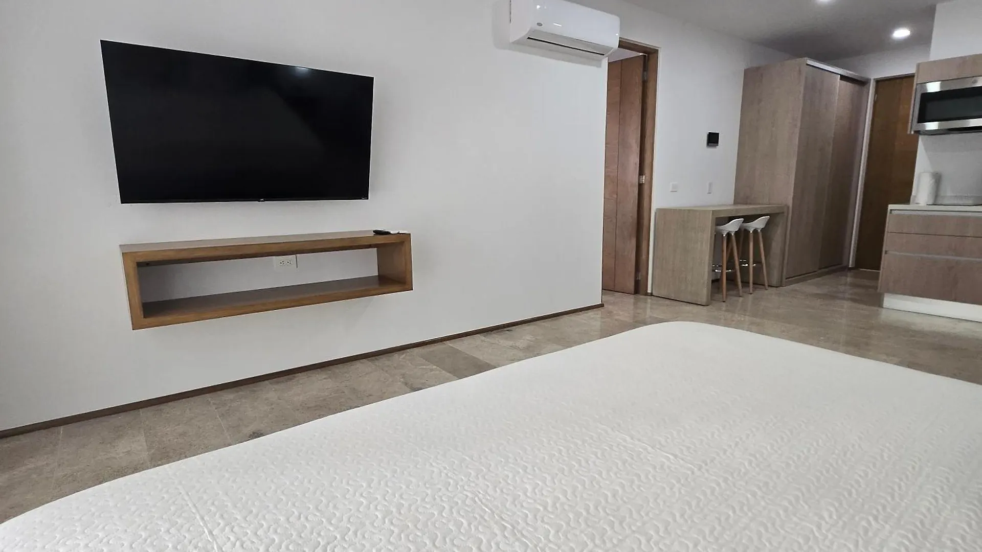 Modern Refuge Just Steps From 5Th Avenue Lejlighed Playa del Carmen